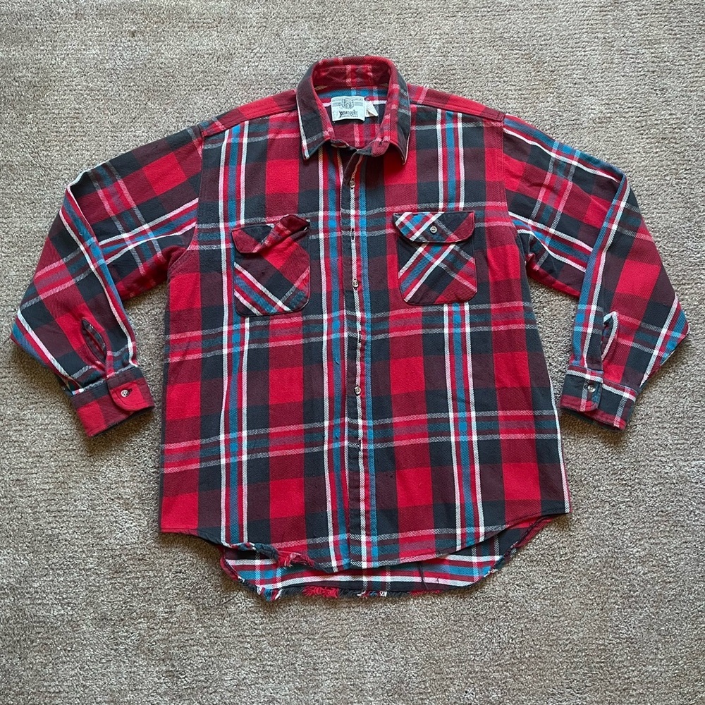 VTG 90’s Wrangler Red Plaid Flannel Shirt